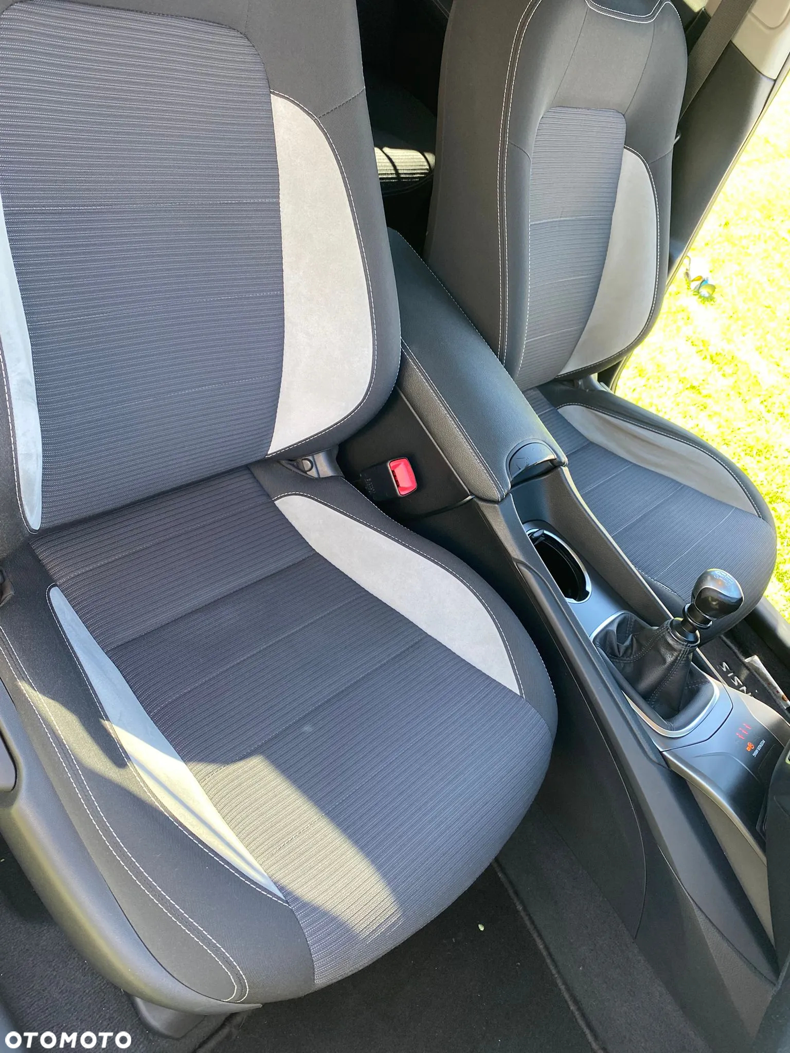 Toyota Avensis 2.0 D-4D Premium - 12