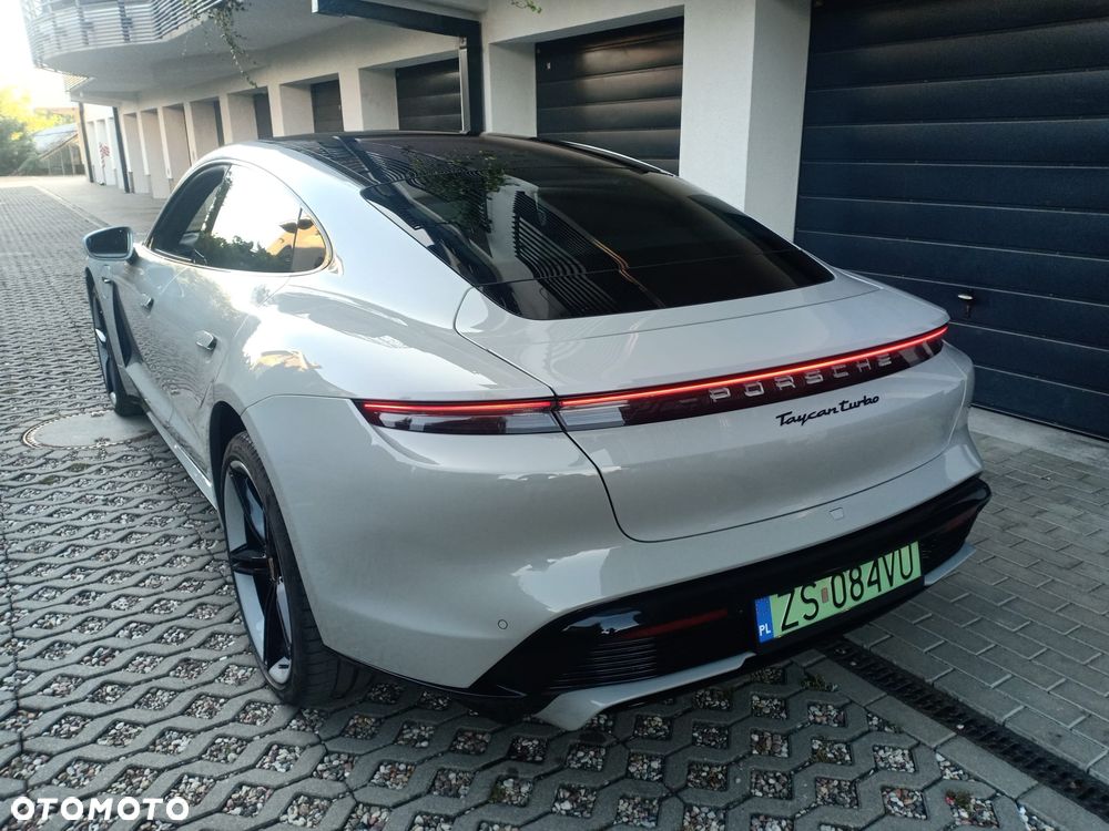Porsche Taycan Turbo - 5