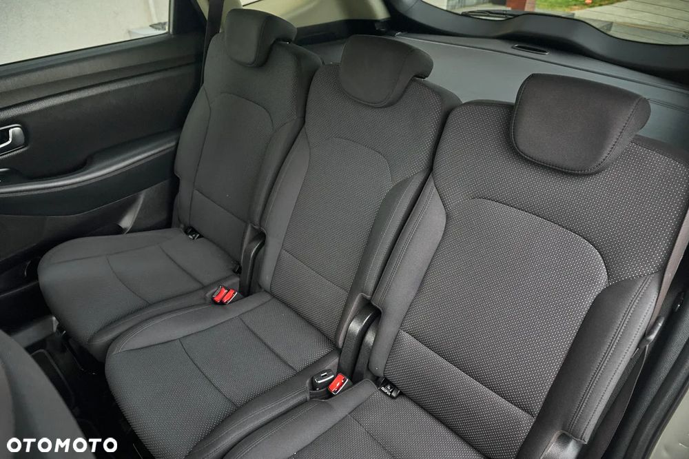 Kia Carens 1.6 GDI Attract - 26