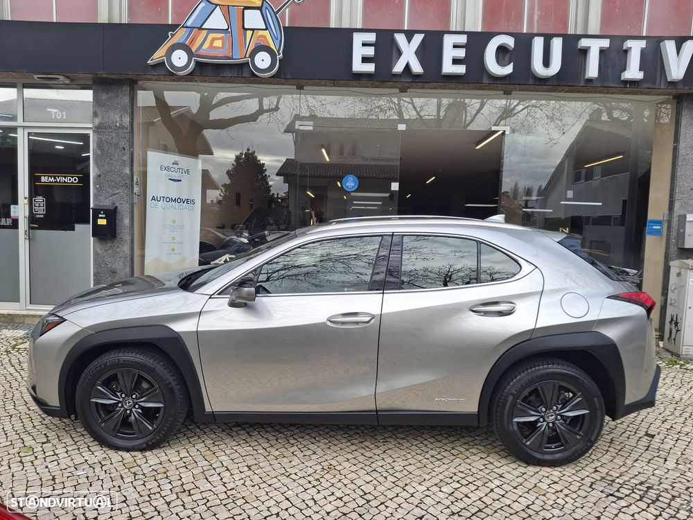 Lexus UX 250h Business - 8