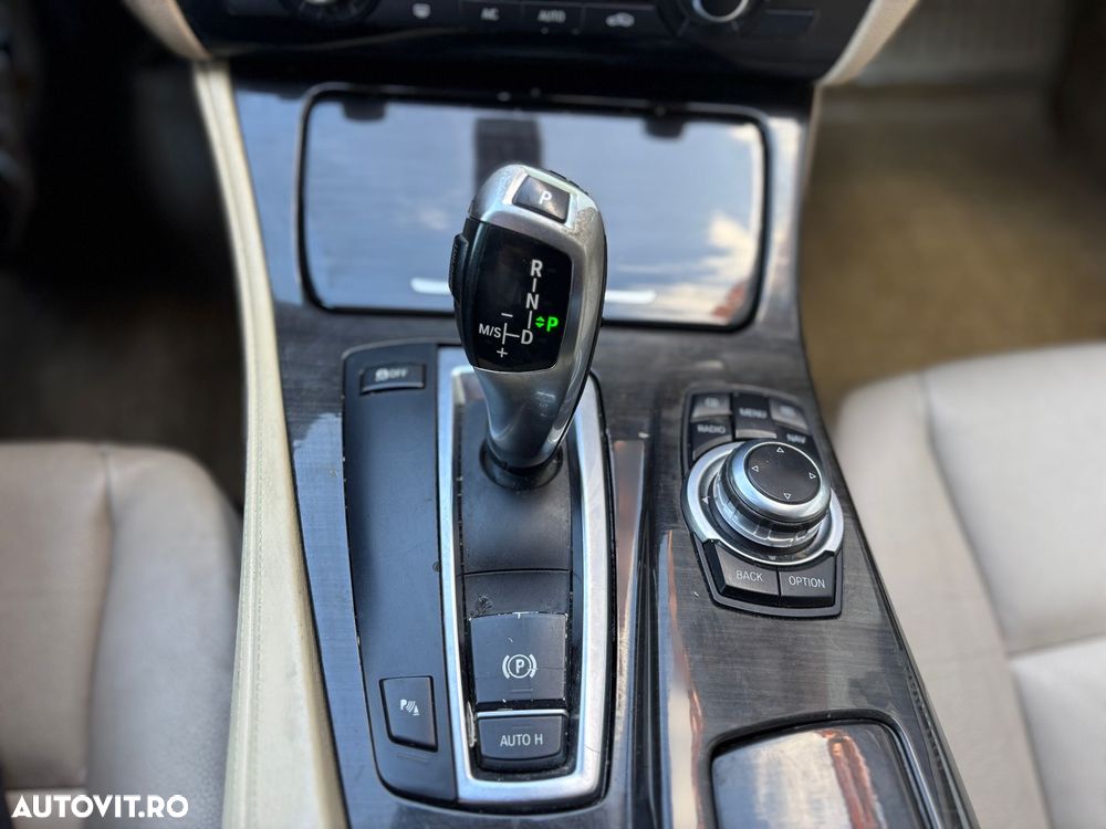 BMW Seria 5 525d Sport-Aut. - 21