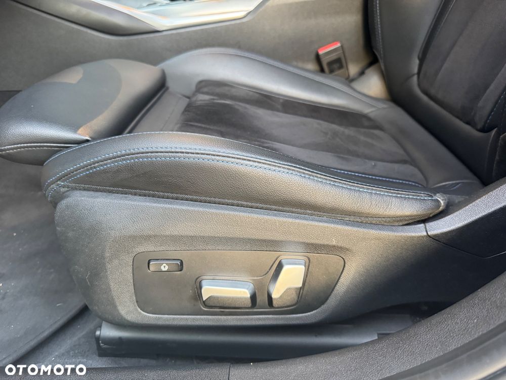BMW Seria 3 318i M Sport sport - 22