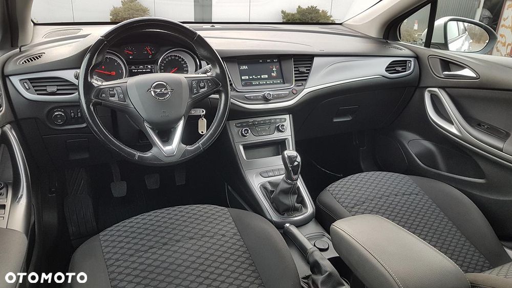 Opel Astra 1.6 CDTI Essentia - 17