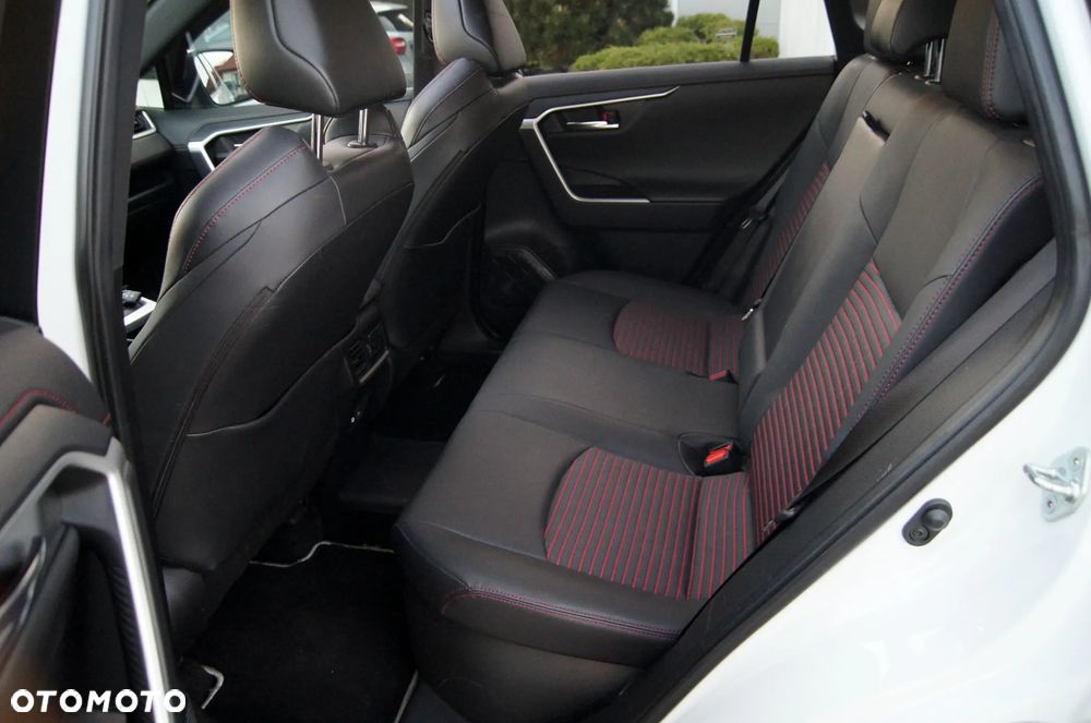 Toyota RAV4 - 11