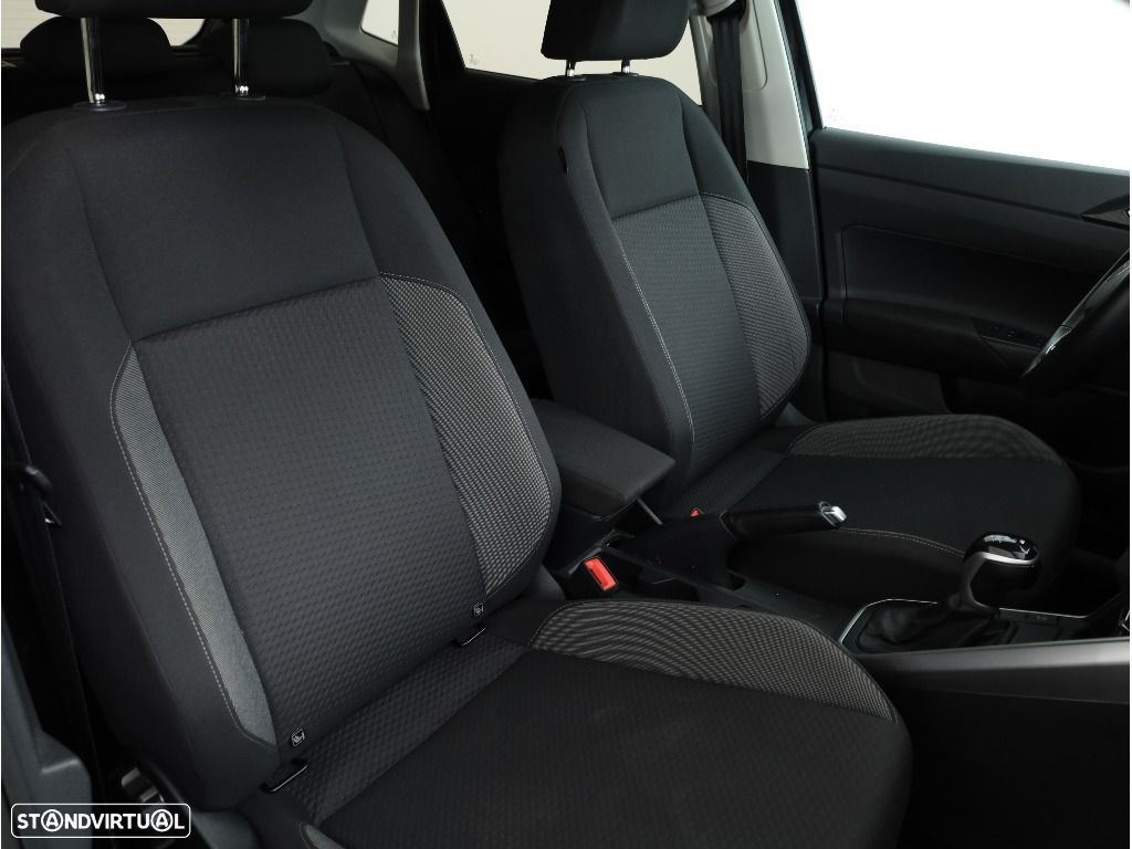 VW Polo 1.0 TSI Urban DSG - 15
