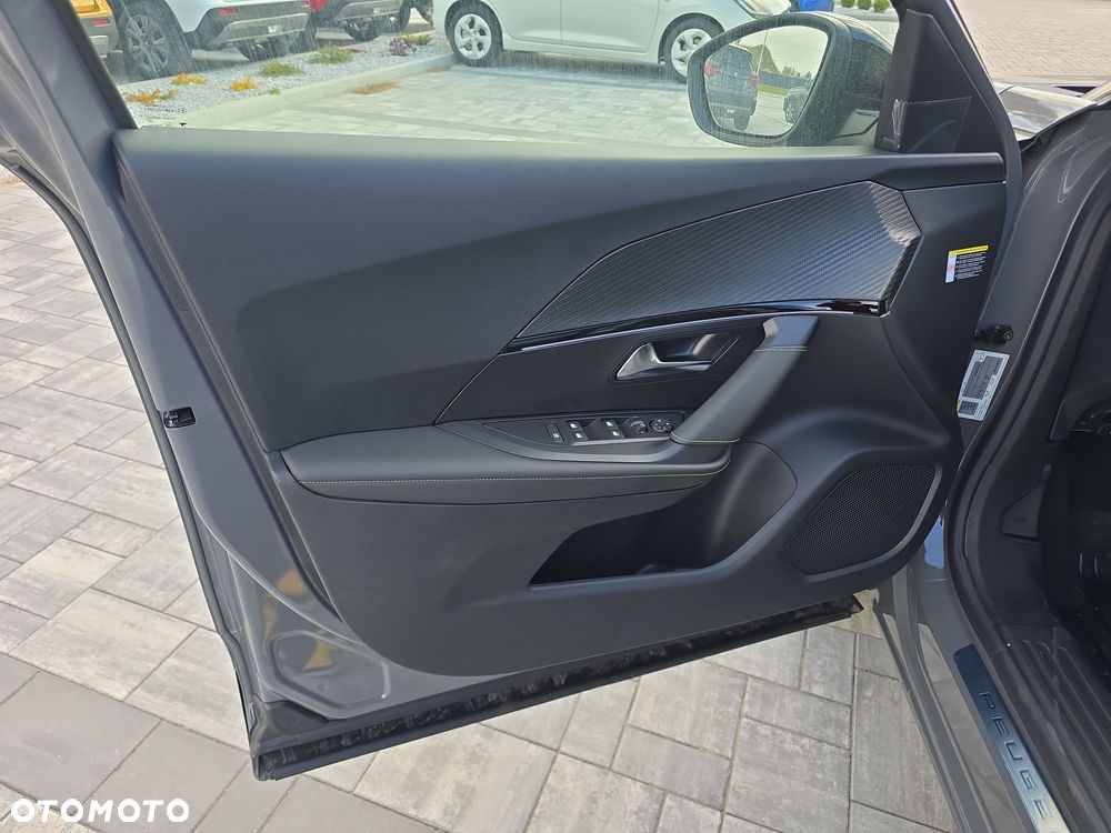 Peugeot 2008 PureTech mHEV GT E-DCS6 - 14