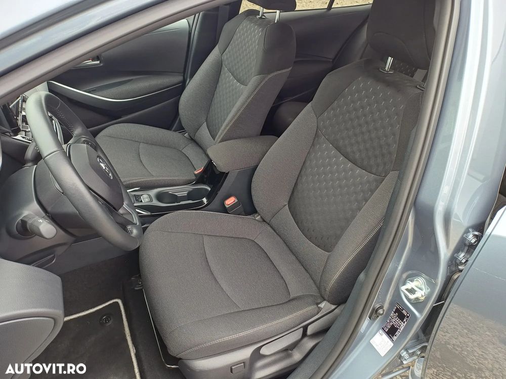 Toyota Corolla 1.8 HSD Dynamic - 8