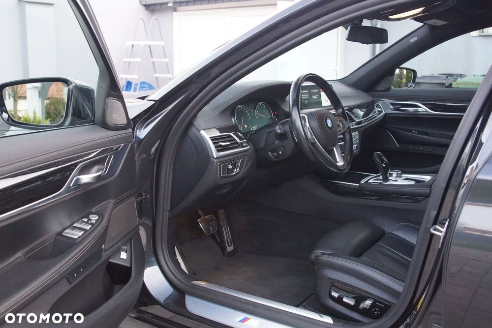BMW Seria 7 740Li xDrive - 21
