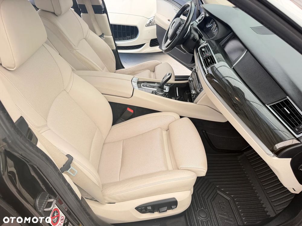 BMW 5GT 530d xDrive Luxury Line - 7