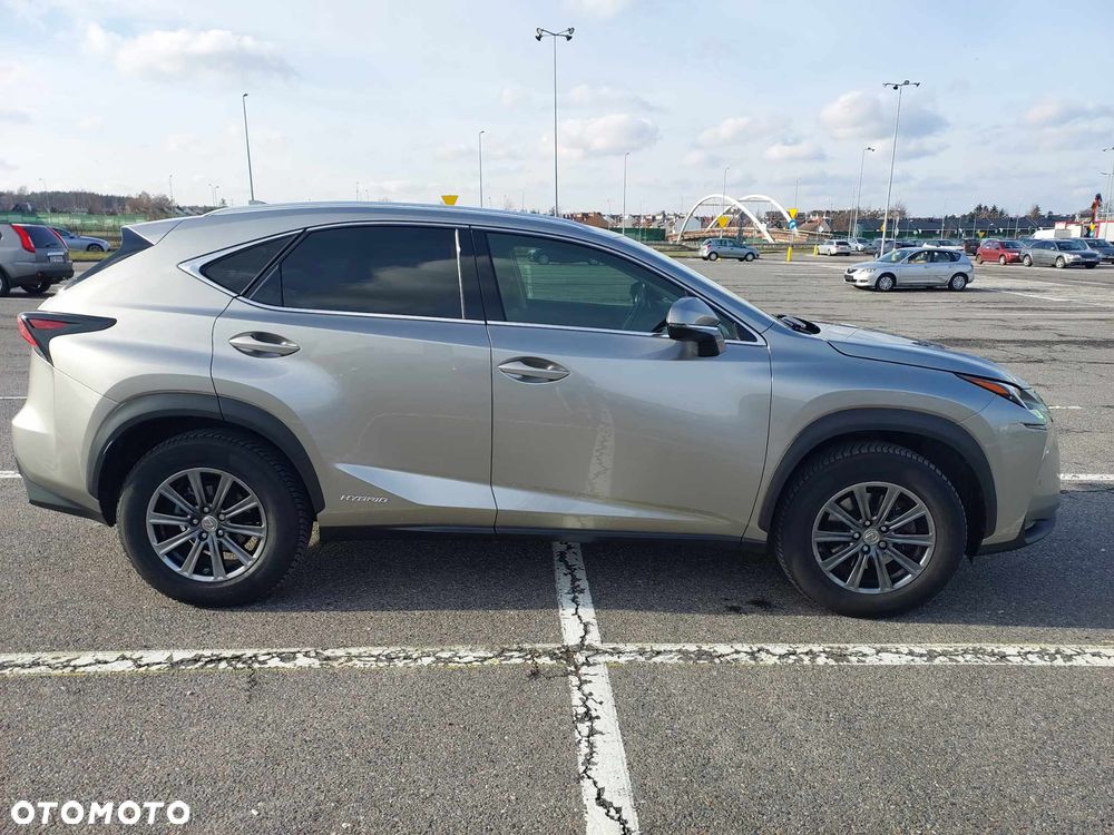 Lexus NX 300h Elite AWD - 2