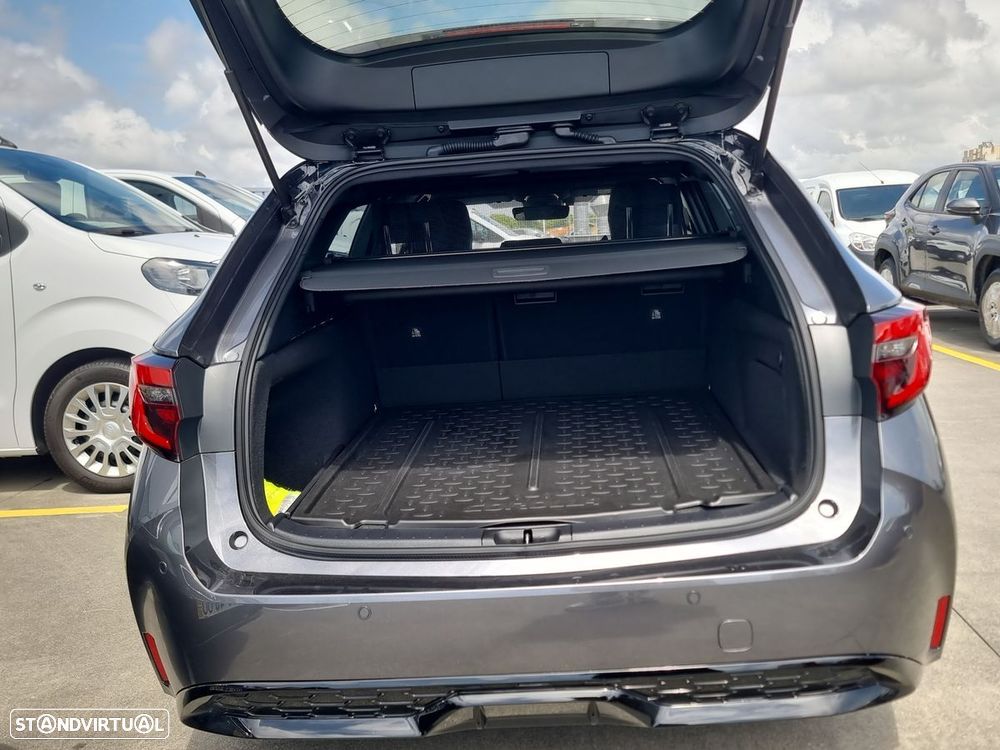 Toyota Corolla Touring Sports - 11