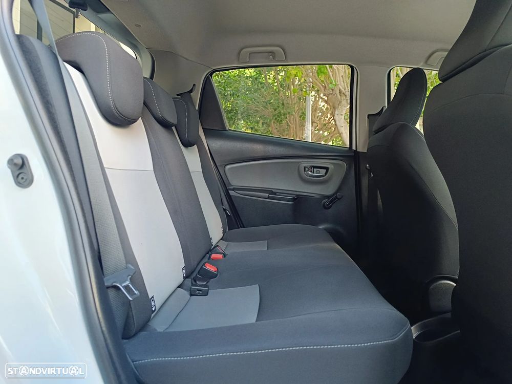 Toyota Yaris 1.5 HDF Comfort - 29