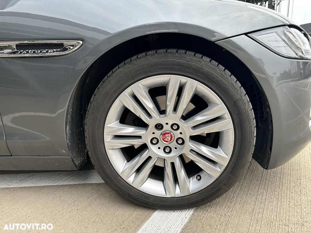 Jaguar XF 2.0 Turbo - 22
