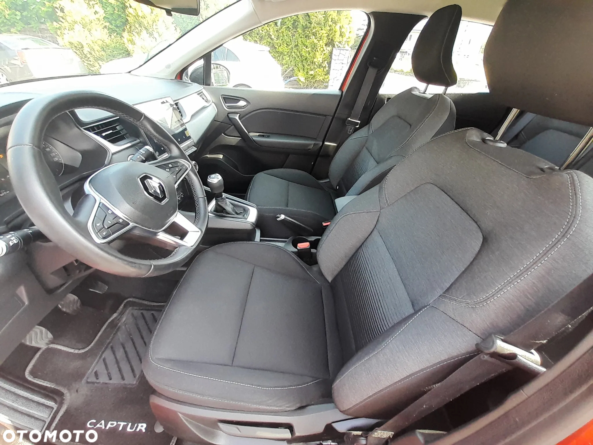 Renault Captur TCe 100 INTENS - 15