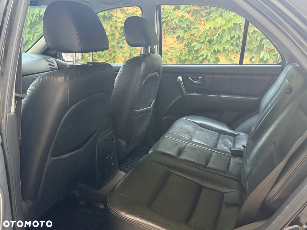 Kia Sorento 3.3 V6 LX - 9