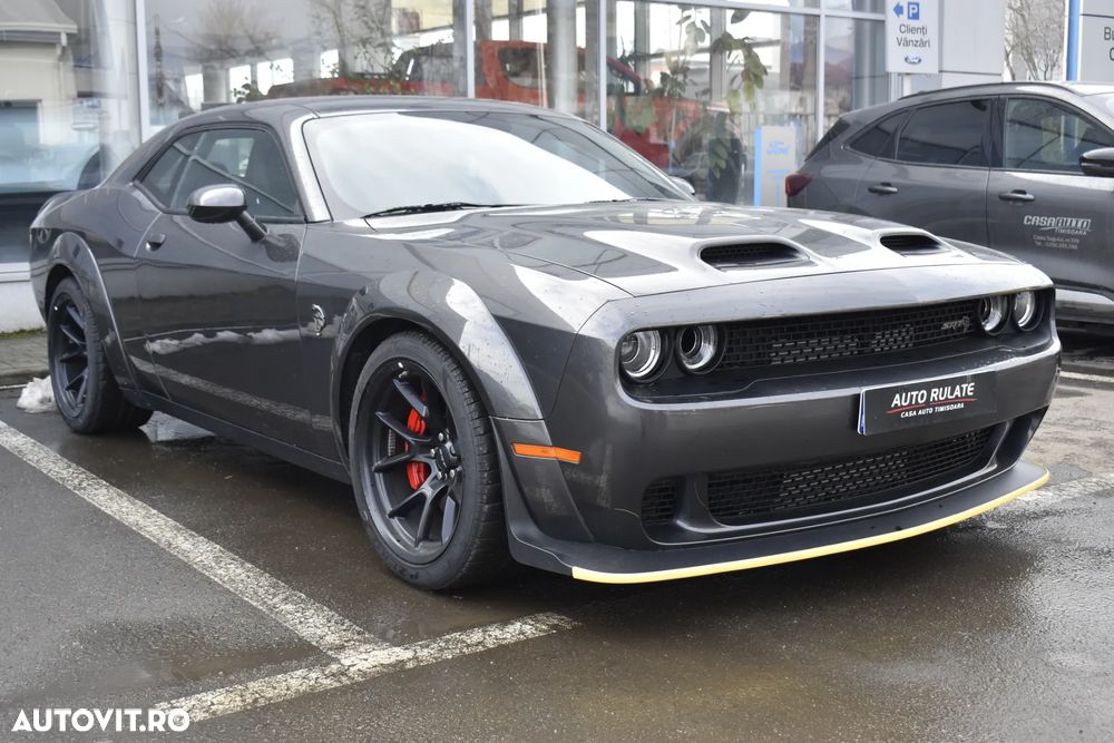 Dodge Challenger - 4