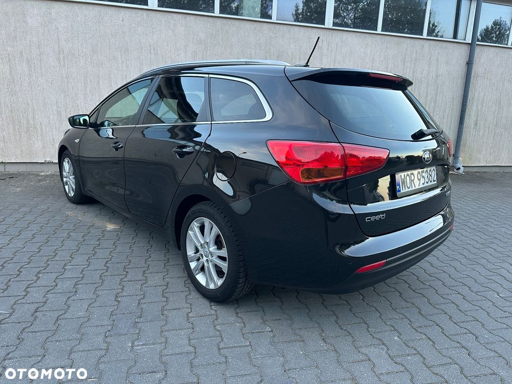 Kia Ceed 1.6 CRDi 128 ISG Dream Team Edition - 14