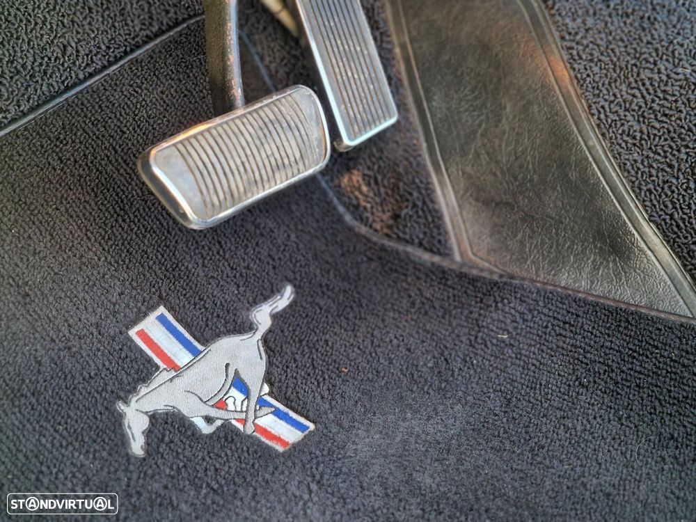 Ford Mustang - 40
