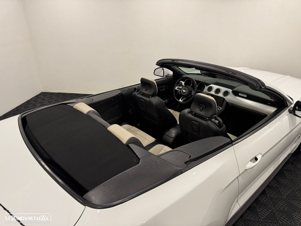 Ford Mustang 2.3i EcoBoost - 29