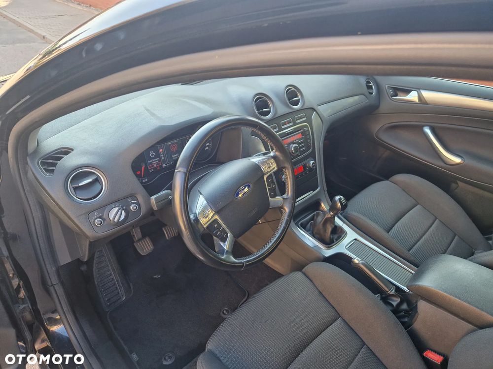 Ford Mondeo 2.0 FF Titanium - 22