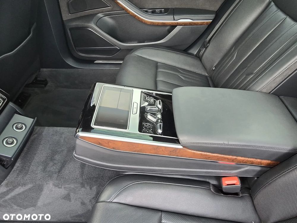 Audi A8 - 15