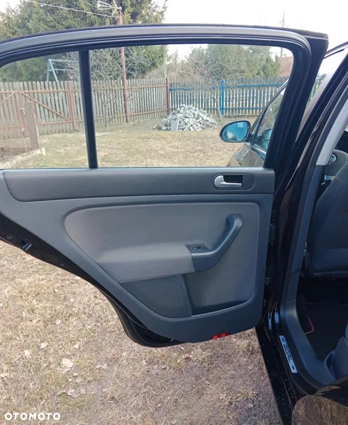 Volkswagen Golf Plus 1.9 TDI DPF Goal - 13