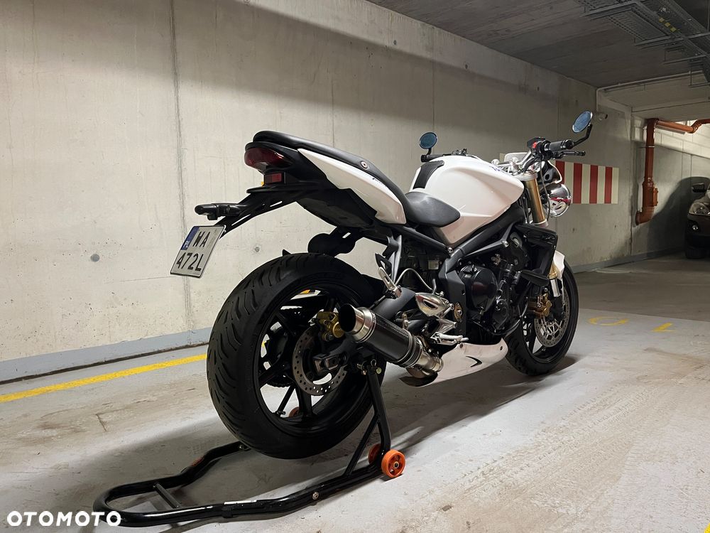 Triumph Street Triple - 10