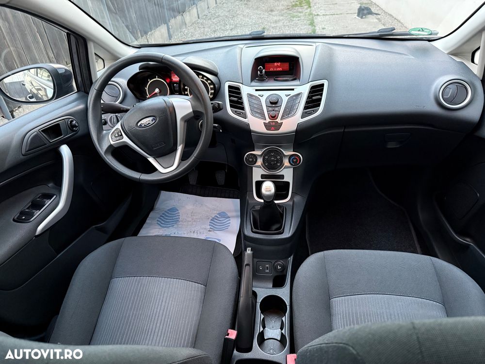 Ford Fiesta 1.6 TDCI Champions Edition - 8