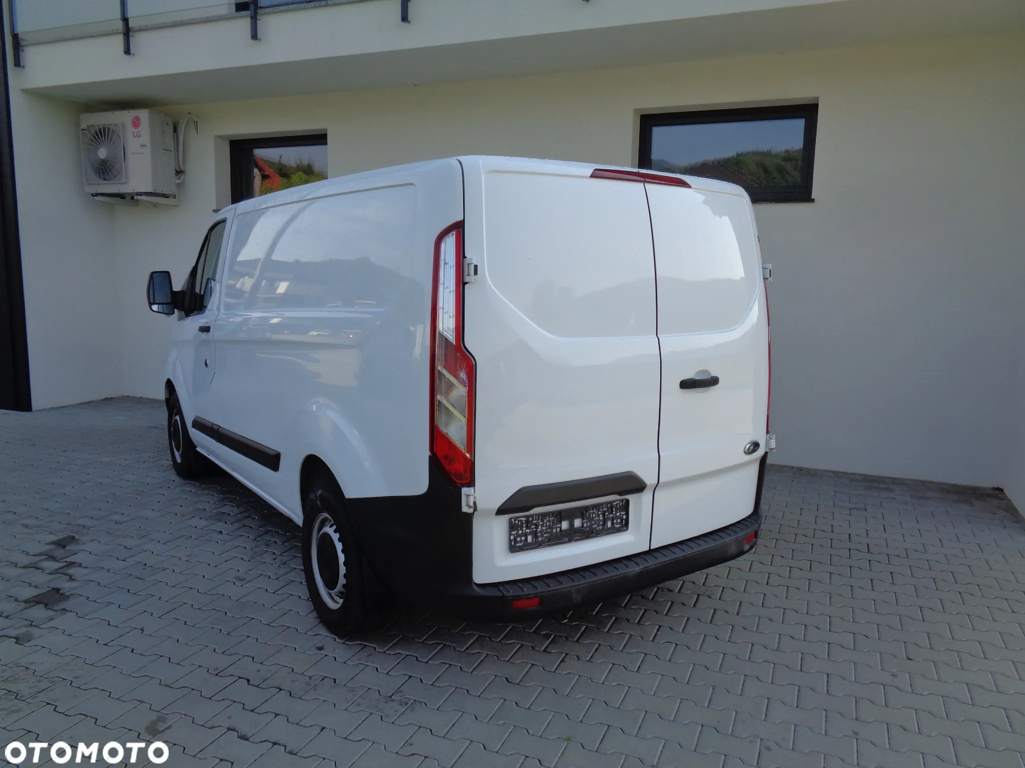 Ford TRANSIT CUSTOM - 3