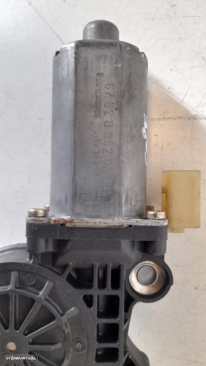 MOTOR ELEVADOR VIDROS FRONTAL FRENTE ESQUERDO ORIGINAL 0130821717 BMW SERIE 3 COUPE E46 - 2
