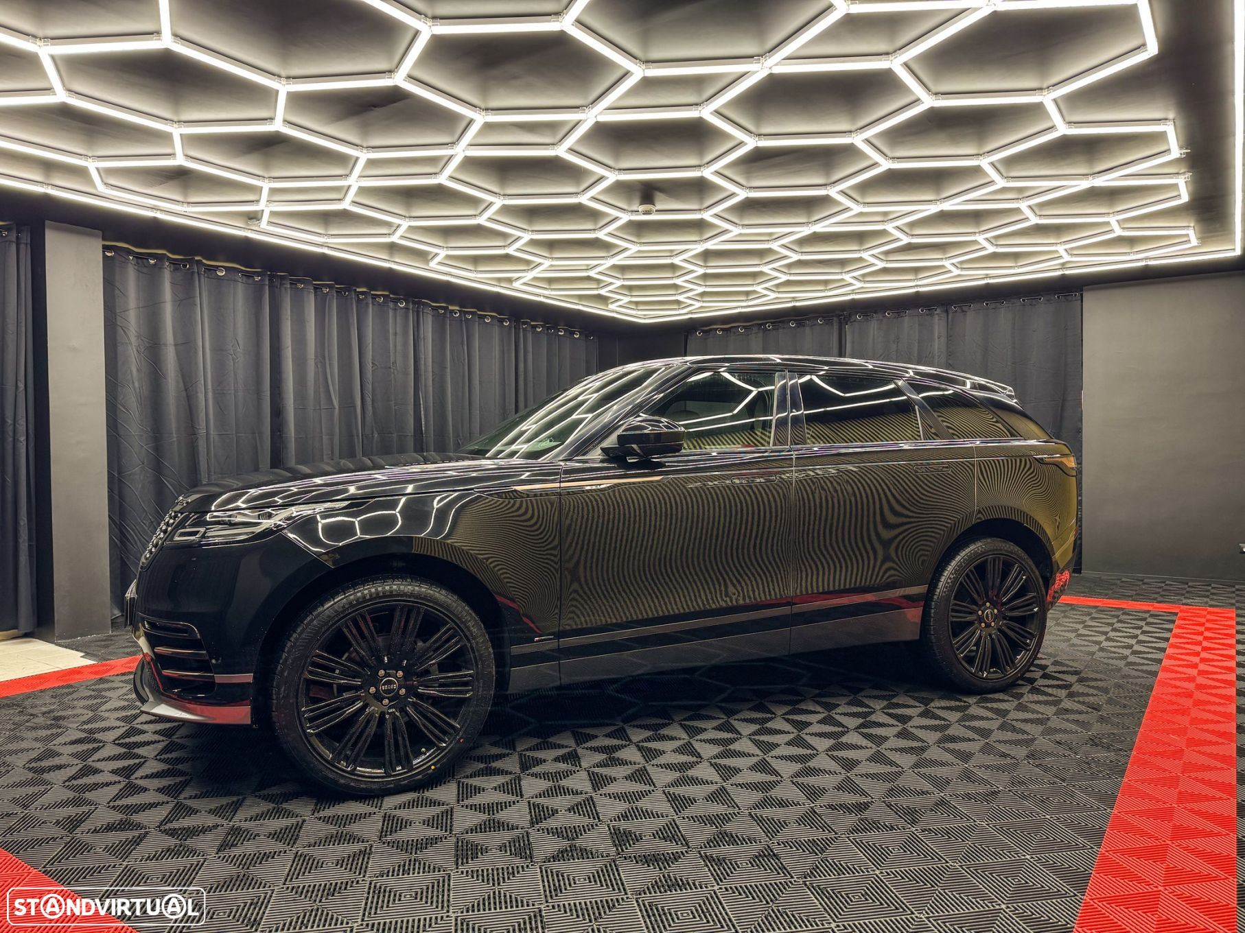 Land Rover Range Rover Velar 2.0d R-Dynamic HSE - 9