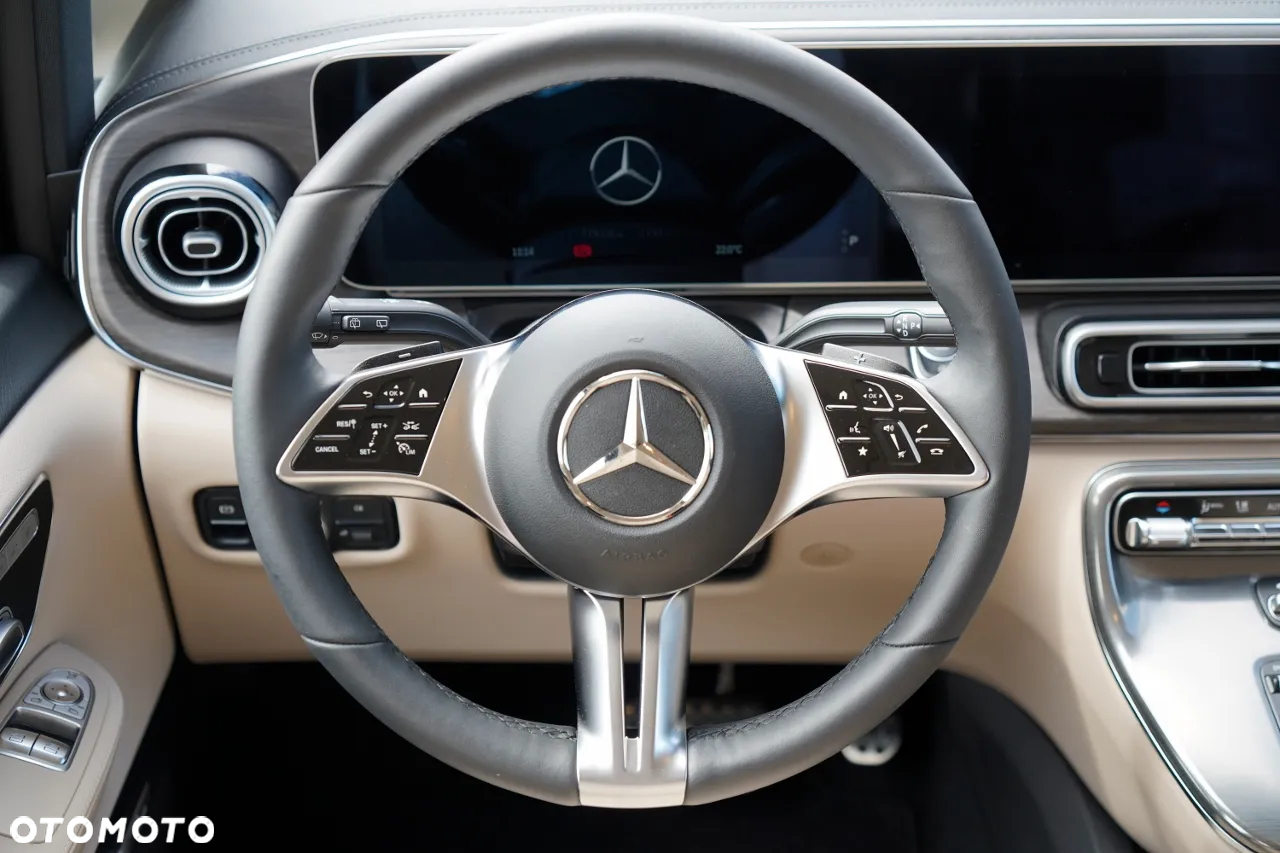 Mercedes-Benz Klasa V - 23