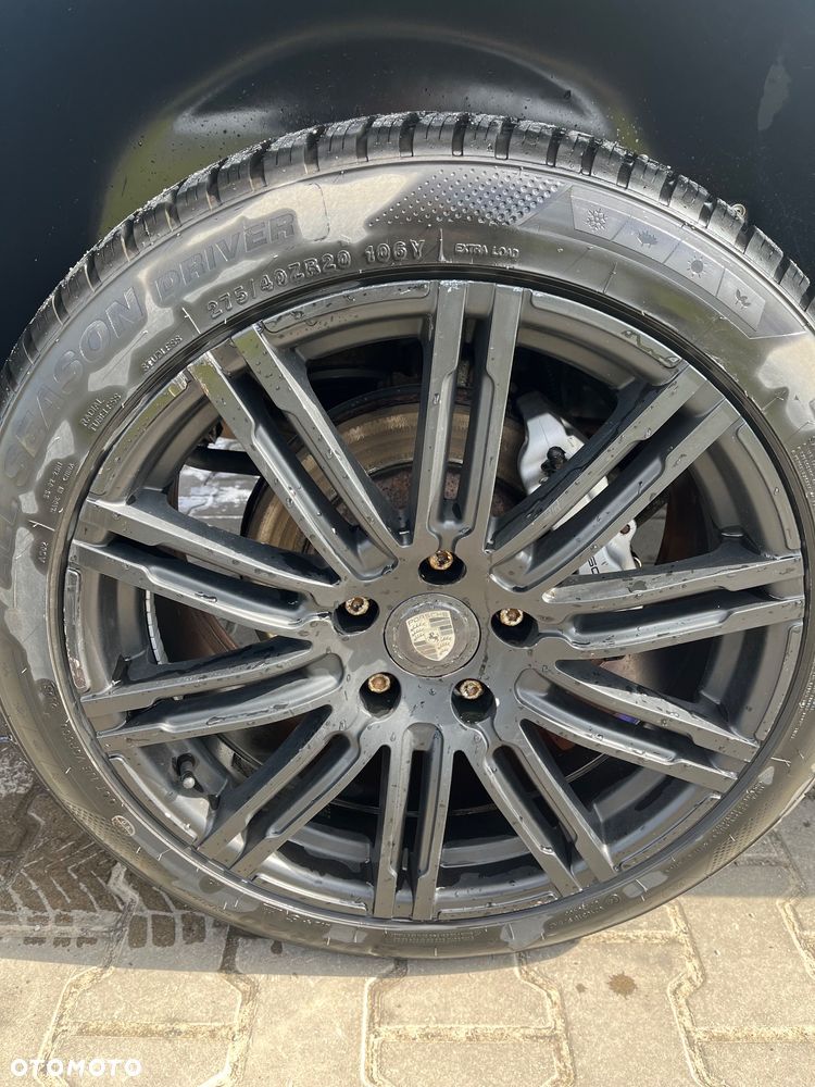 Porsche Cayenne - 21
