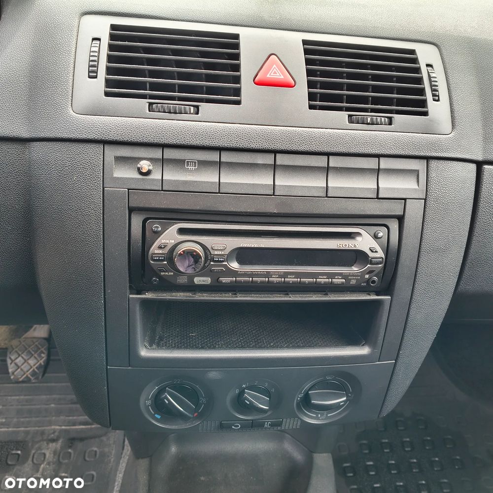 Skoda Fabia 1.4 16V Ambiente - 14