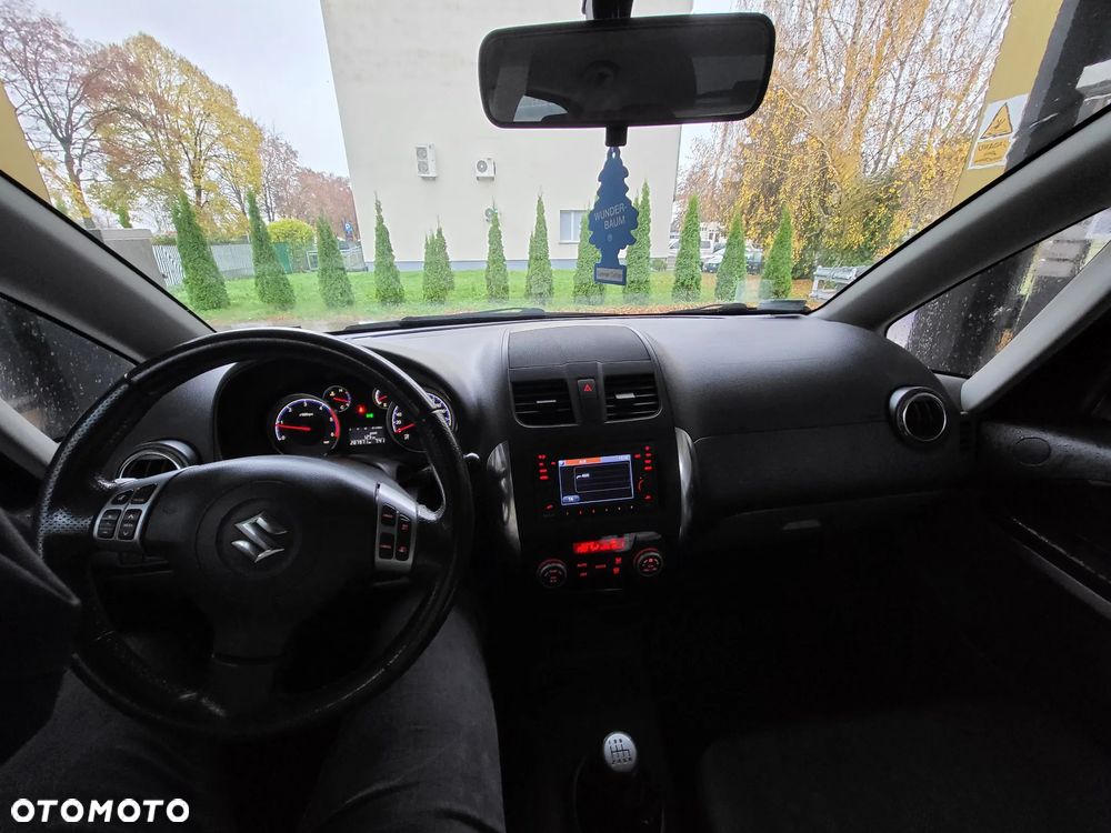 Suzuki SX4 - 10