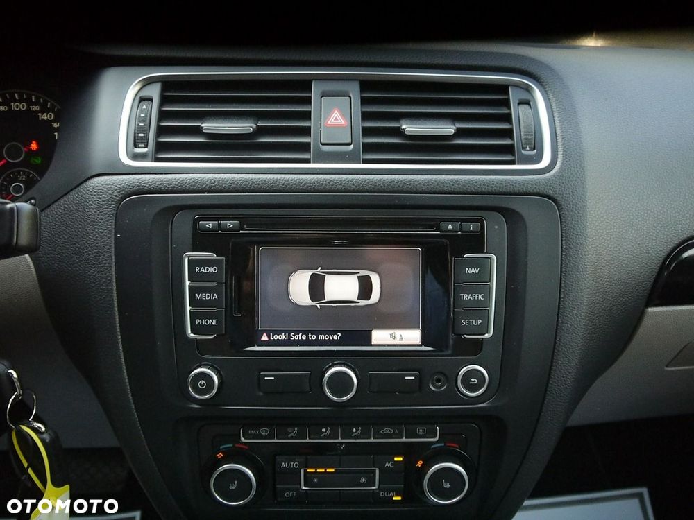 Volkswagen Jetta 1.6 TDI DSG Comfortline - 22