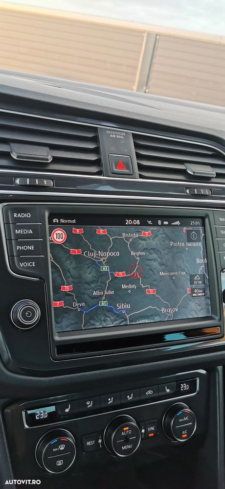 Volkswagen Tiguan 2.0 TDI SCR 4MOTION DSG R-Line - 26