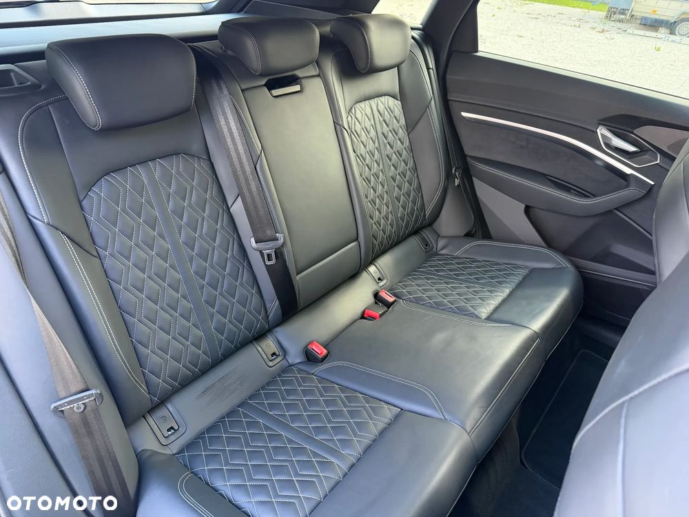 Audi e-tron - 22