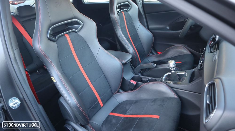 Hyundai i30 N 2.0 T-GDi Performance Pack - 17