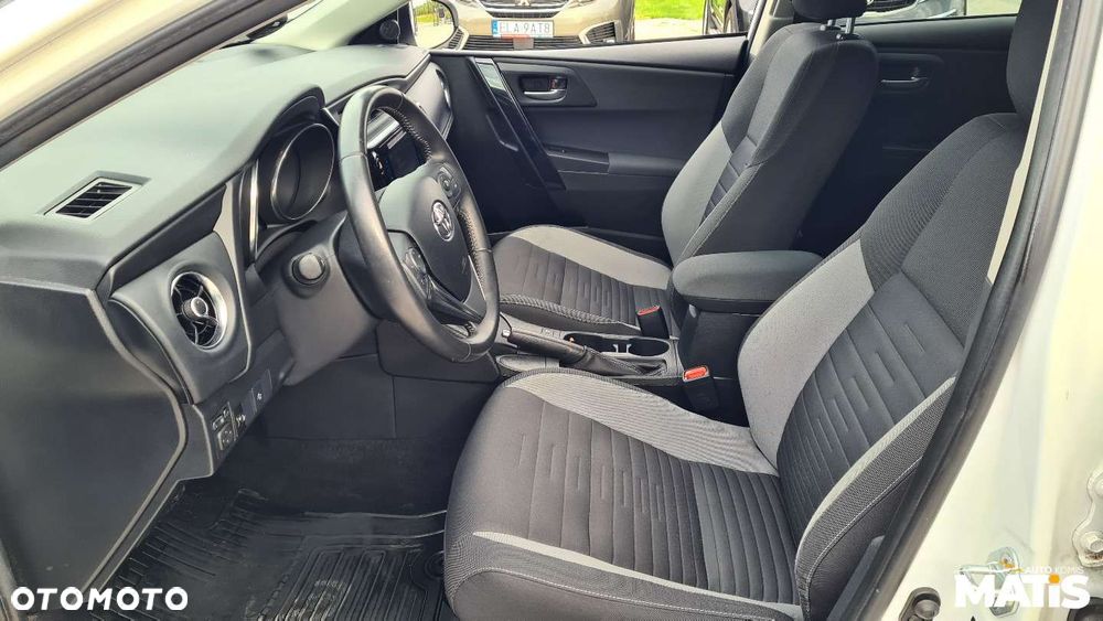 Toyota Auris - 6