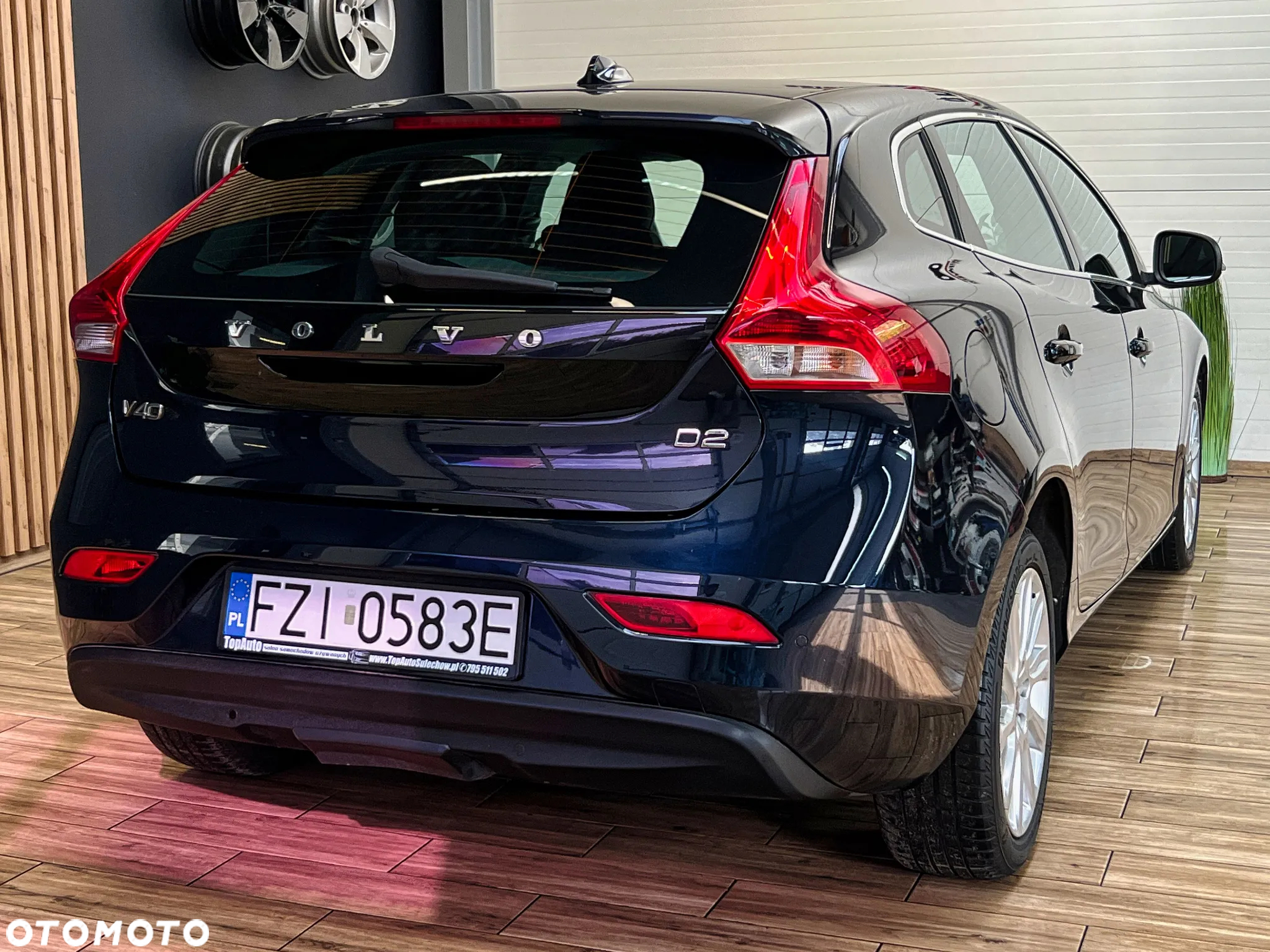 Volvo V40 D2 Drive-E Momentum - 8