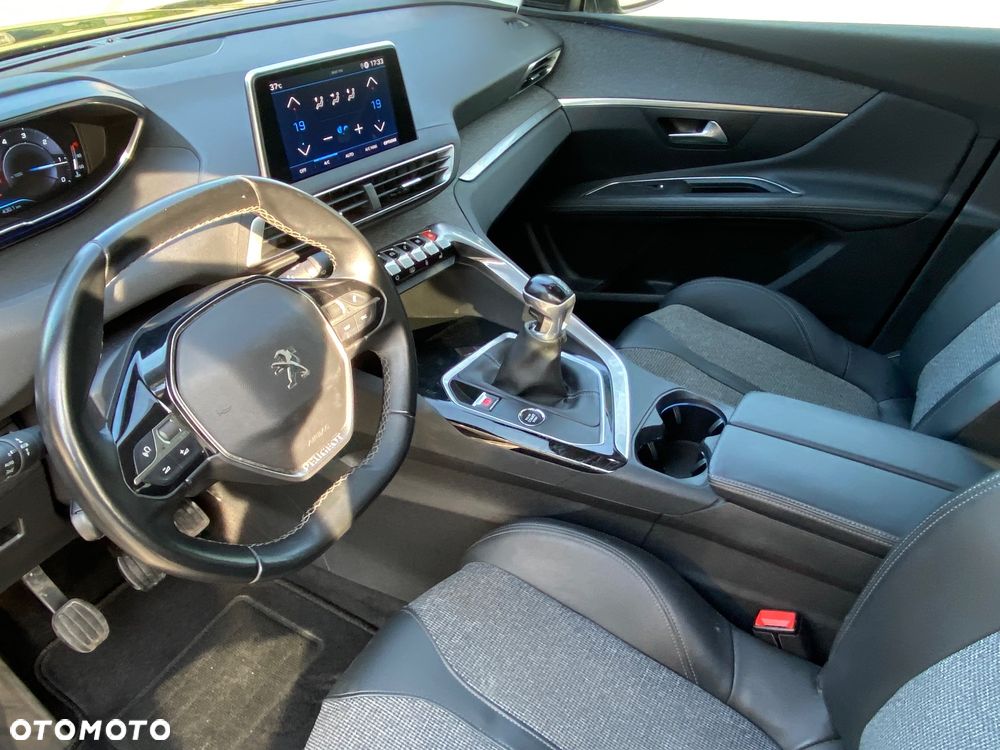 Peugeot 3008 1.5 BlueHDi Allure S&S - 17