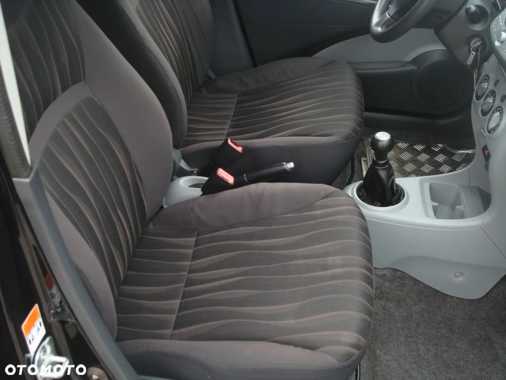Nissan Pixo 1.0 more - 28