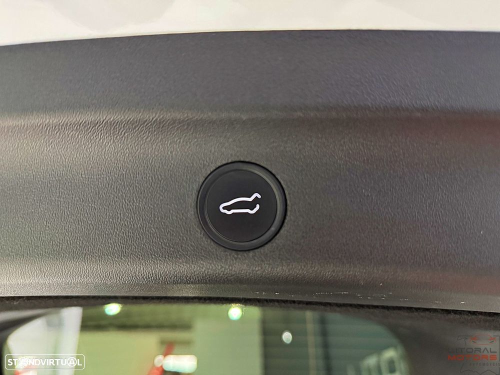 Tesla Model Y Performance Tração Integral - 11