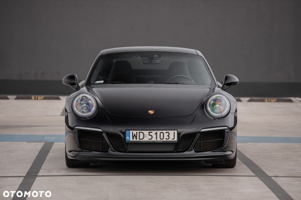 Porsche 911 Carrera GTS PDK - 3