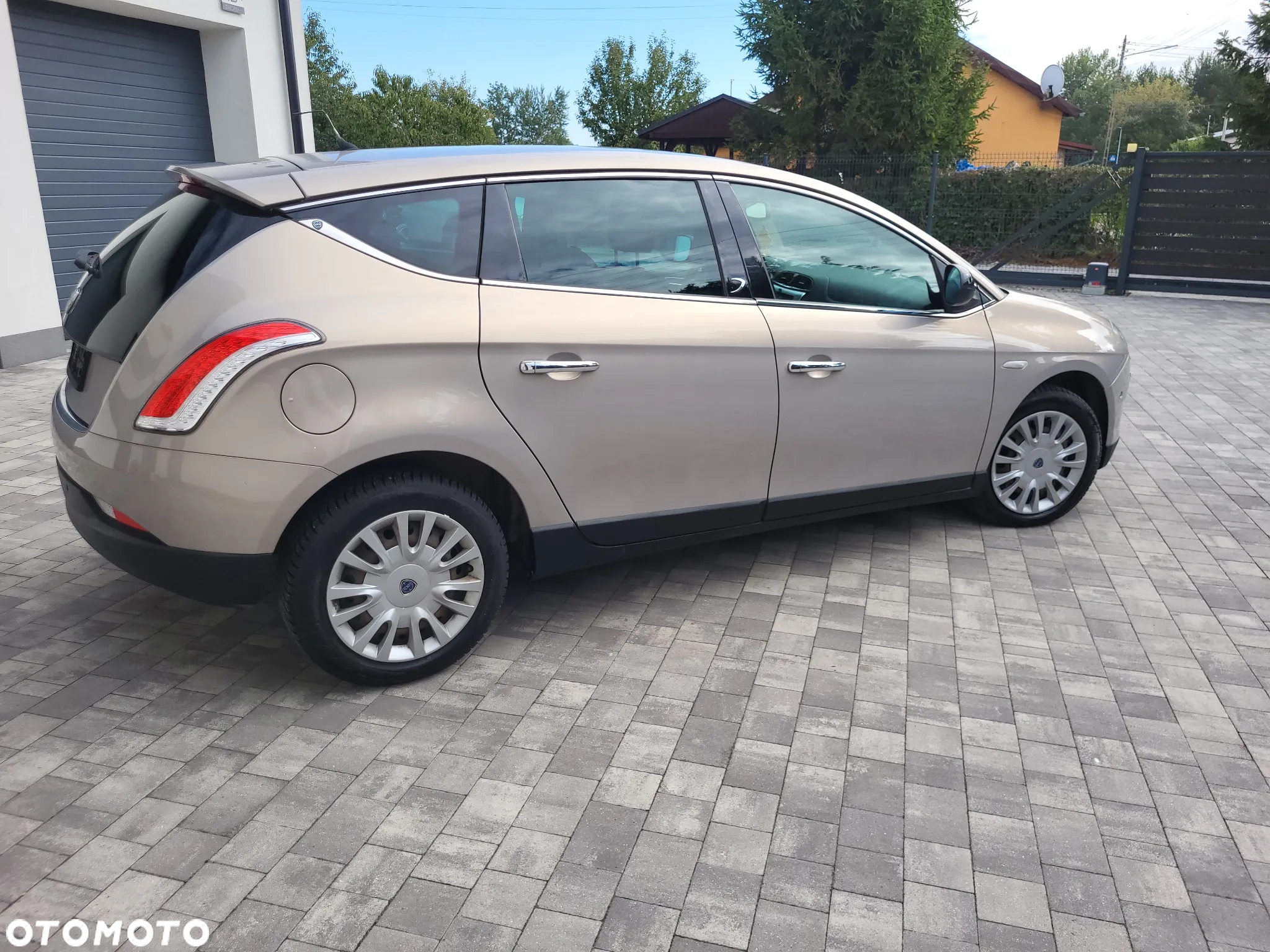 Lancia Delta 1.9 MultiJet Twinturbo Executive - 4