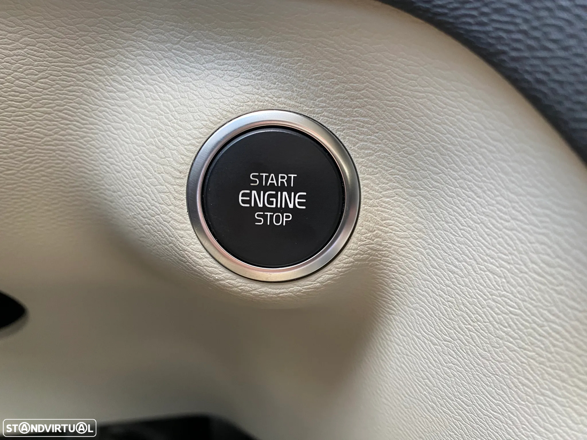 Volvo XC 40 2.0 D3 Momentum Plus Geartronic - 28