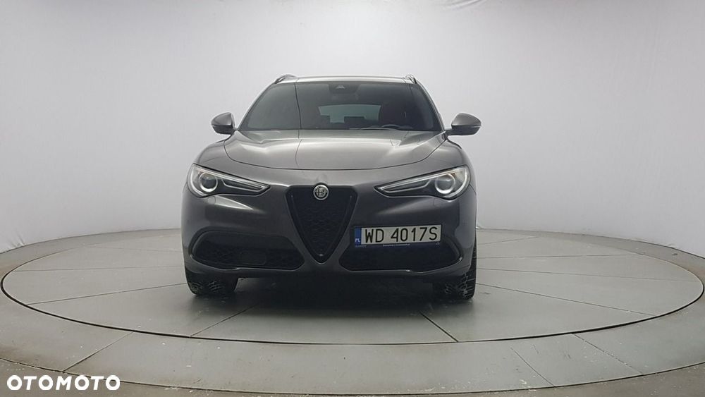 Alfa Romeo Stelvio - 2