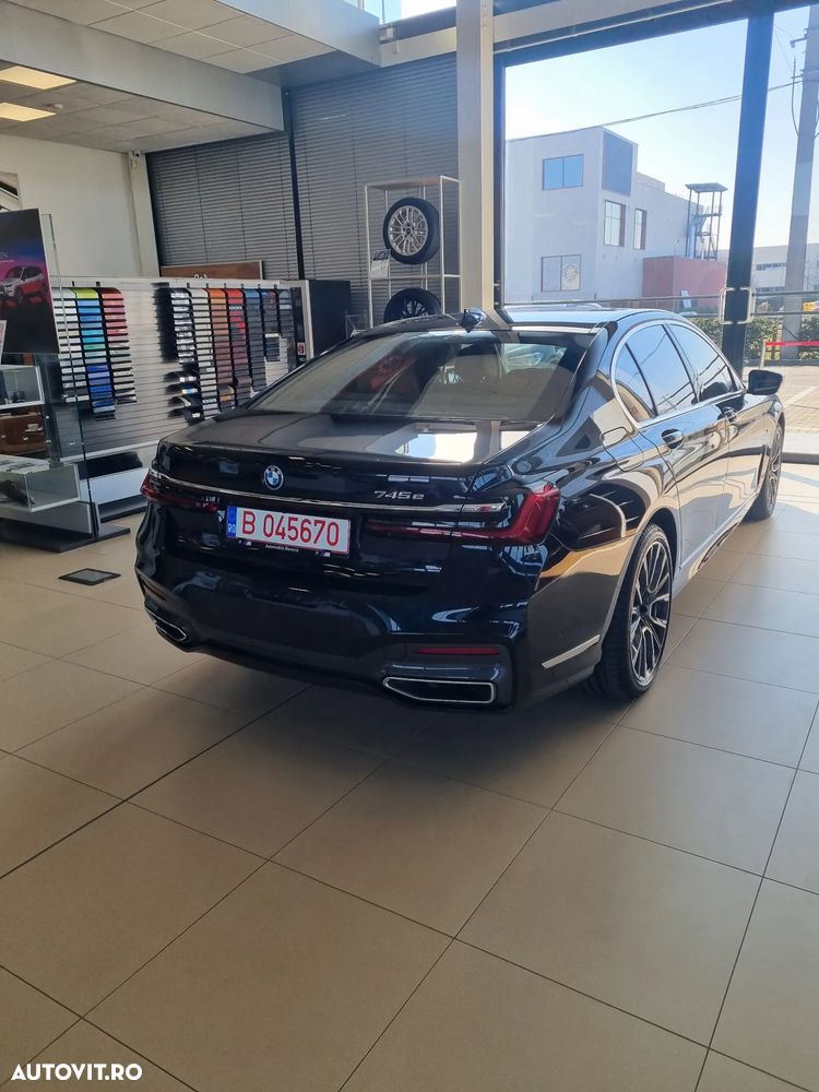 BMW Seria 7 745e - 2