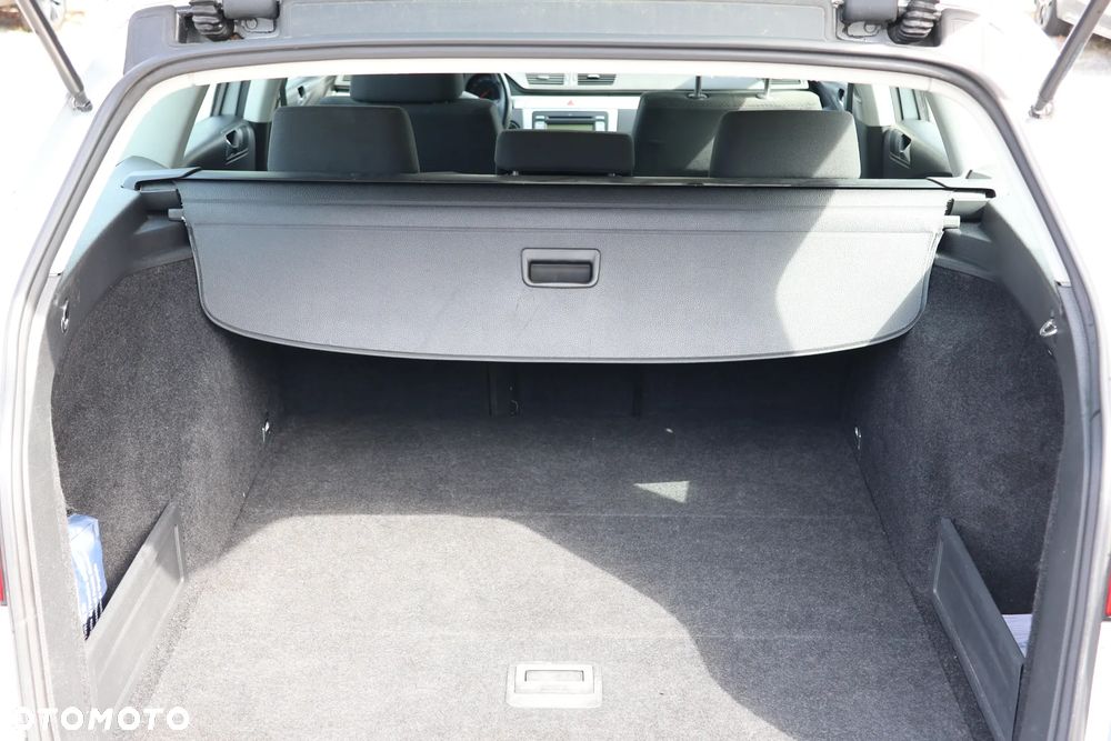 Volkswagen Passat Variant - 16